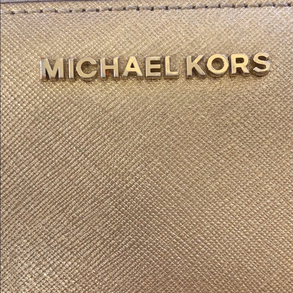 Michael Kors Wallet - Picture 2 of 5
